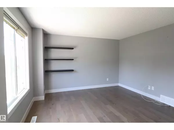 Edmonton, AB T6T1A5,#23 2922 Maple Way NW