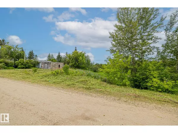 Rural Lac Ste. Anne County, AB T0E1A1,#210 3510 STE. ANNE TR
