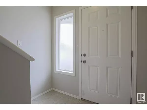 Edmonton, AB T5A5J3,#26 451 HYNDMAN CR NW NW