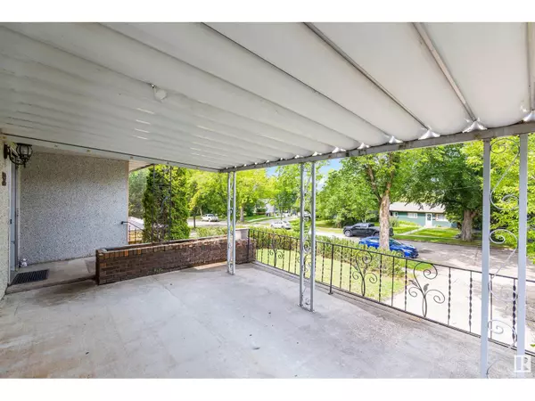 St. Albert, AB T8N0C7,52 BELMONT DR