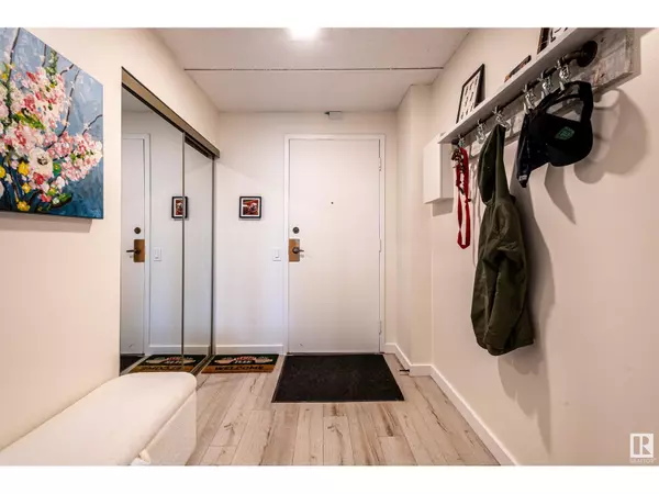 Edmonton, AB T5J3M5,#703 10145 109 ST NW