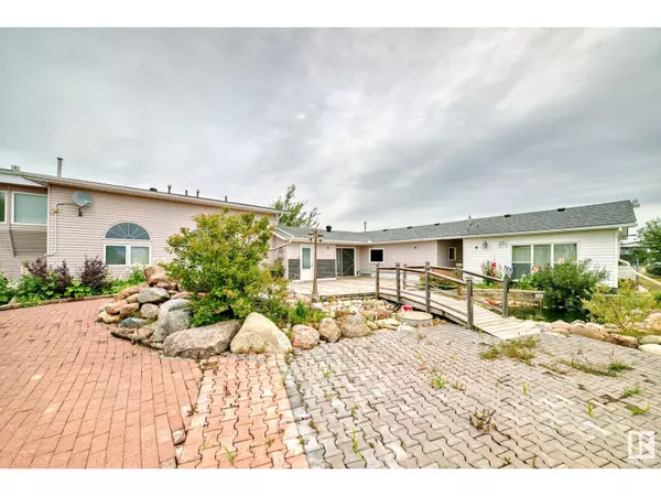 25027 TWP ROAD 484, Rural Leduc County, AB T4X2T7