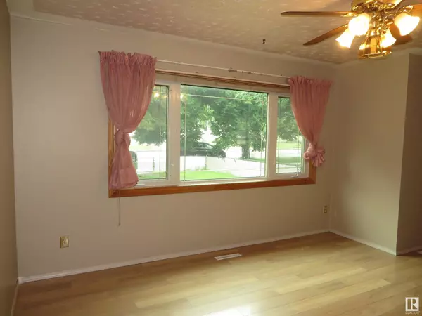 Edmonton, AB T6H2S7,4725 106 ST NW