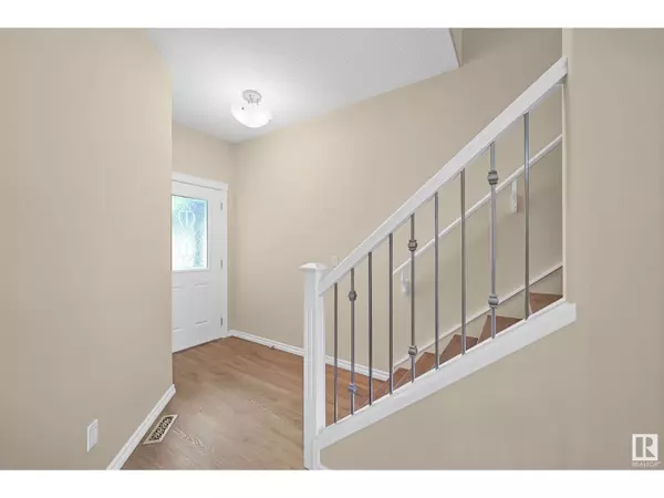 Edmonton, AB T6W1W8,11544 11 AV SW