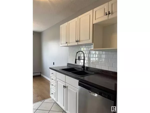 #11 11219 103A AV NW, Edmonton, AB T5K2E4