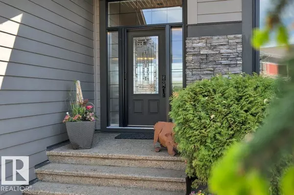 Edmonton, AB T6W0P7,3262 WHITELAW DR NW