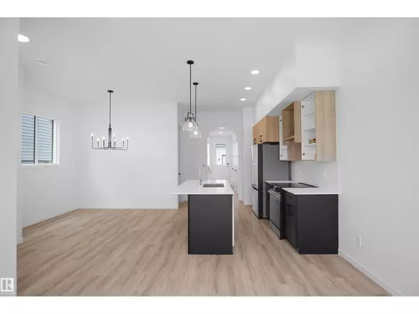 Edmonton, AB T6M0R8,20603 42 AV NW