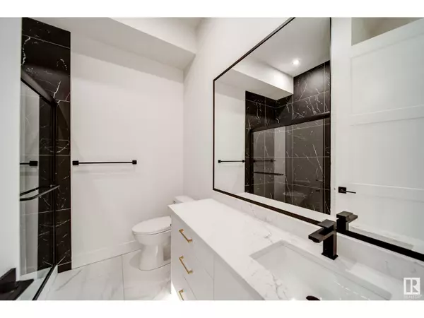 Fort Saskatchewan, AB T8L1R5,21 STARLING WY