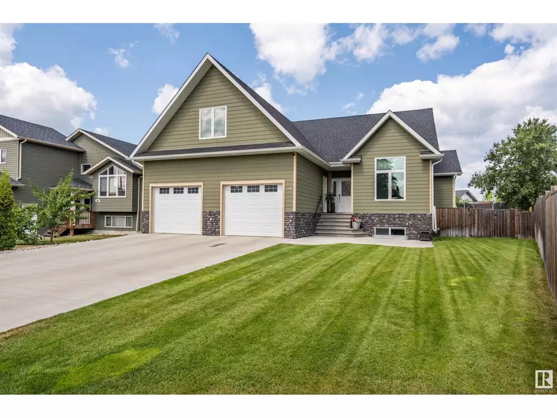 1206 18 AV, Cold Lake, AB T9M0G4