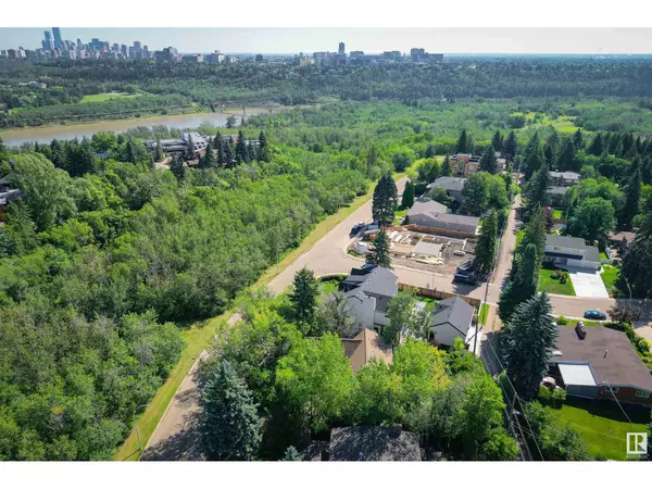 Edmonton, AB T5R5J8,50 VALLEYVIEW CR NW