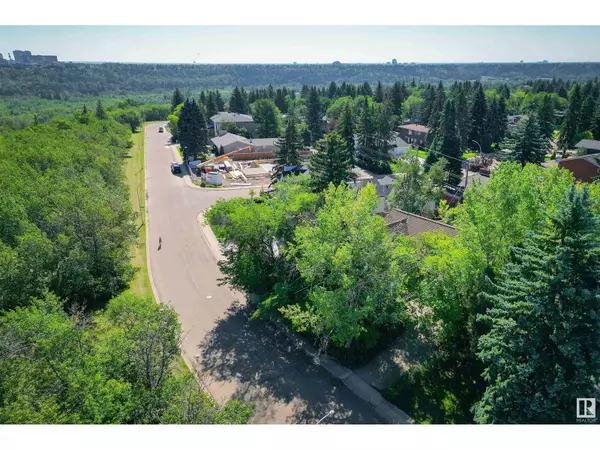 Edmonton, AB T5R5J8,50 VALLEYVIEW CR NW