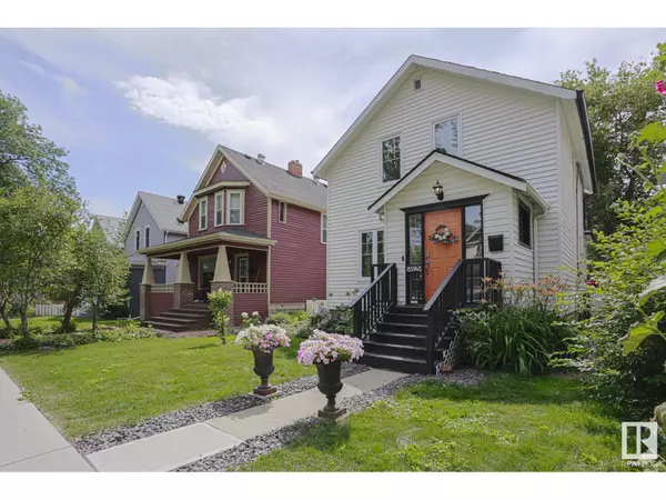 Edmonton, AB T6E2R2,9829 88 AV NW
