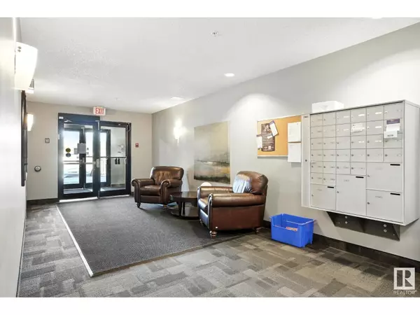 Edmonton, AB T6G1C7,#303 7907 109 ST NW