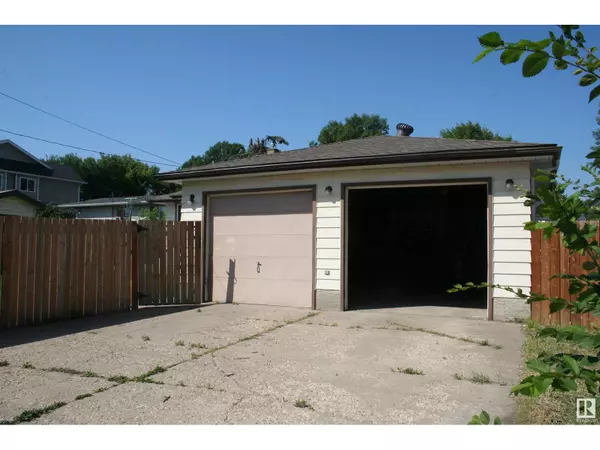 Edmonton, AB T5W2P3,11823 43 ST NW