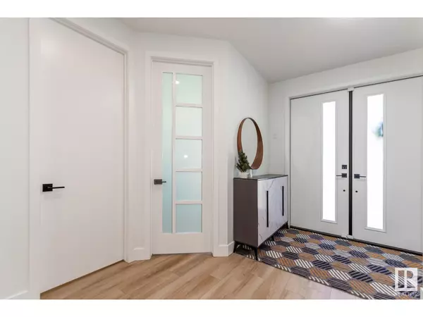 Edmonton, AB T6G0P5,11445 79 AV NW