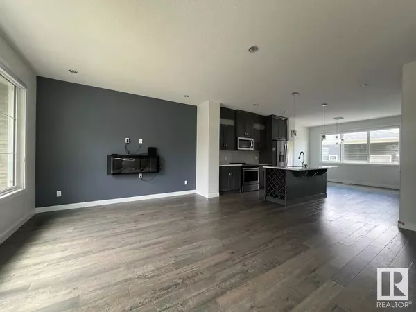 Edmonton, AB T6H1M4,10574 62 AV NW