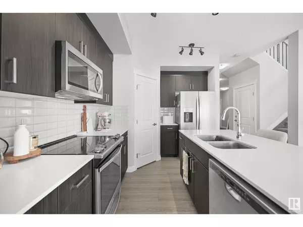 Edmonton, AB T5T7H9,8021 223 ST NW