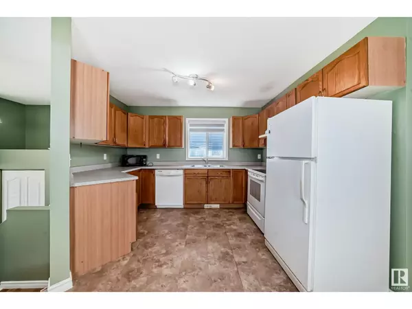 Edmonton, AB T6T1S1,3612 22 ST NW