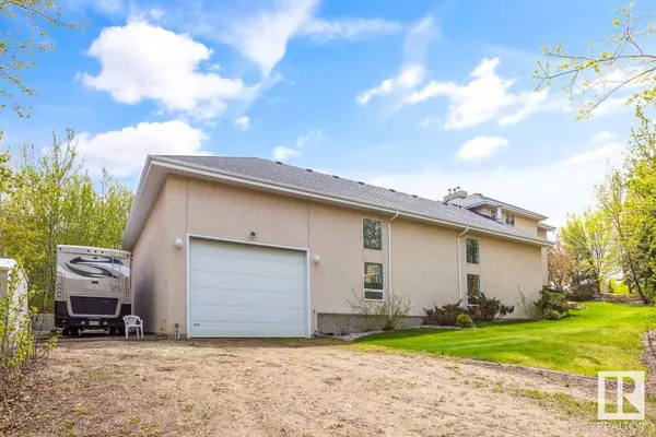 Rural Strathcona County, AB T8B1M8,25 52258 RGE ROAD 231