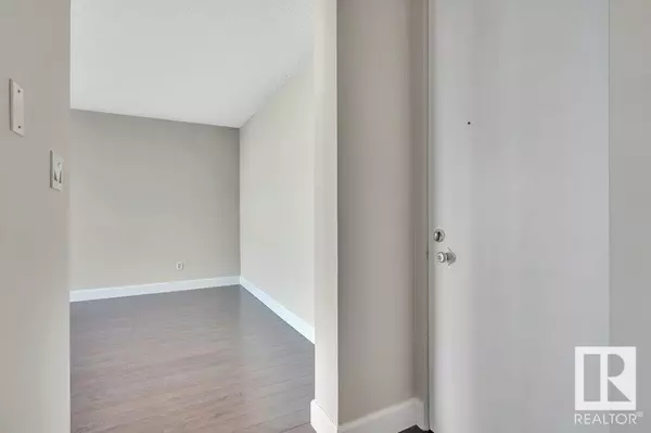 Edmonton, AB T5K2A1,#604 10135 120 ST NW