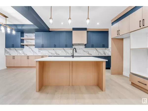 8414 228A ST NW, Edmonton, AB T5T4A3