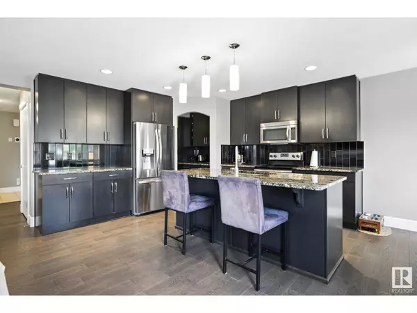 Edmonton, AB T6W2A4,511 171 ST SW SW