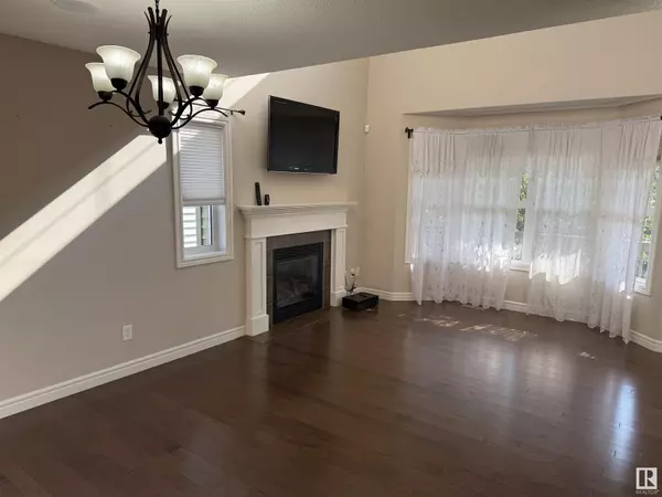 Edmonton, AB T6W2L5,626 178A ST SW