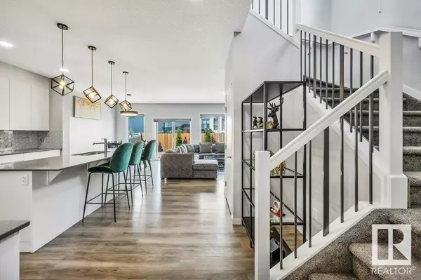 Edmonton, AB T5Y3Z8,17512 47 ST NW