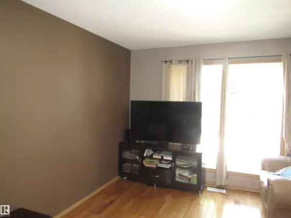 Edmonton, AB T5H4M7,#28 10909 106 ST NW