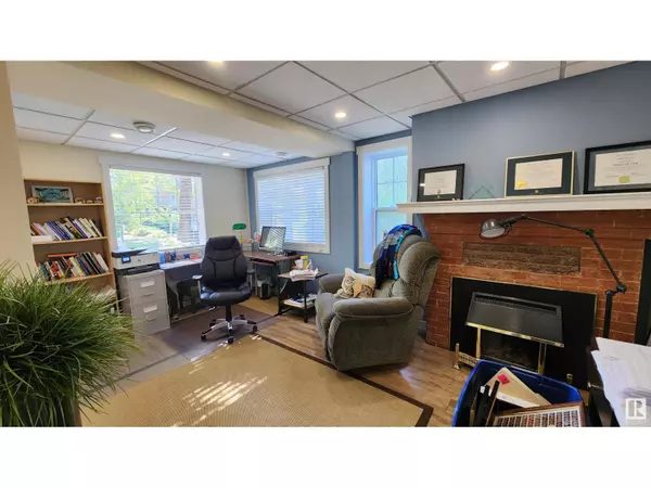 Edmonton, AB T6E4G5,8612 104 ST NW