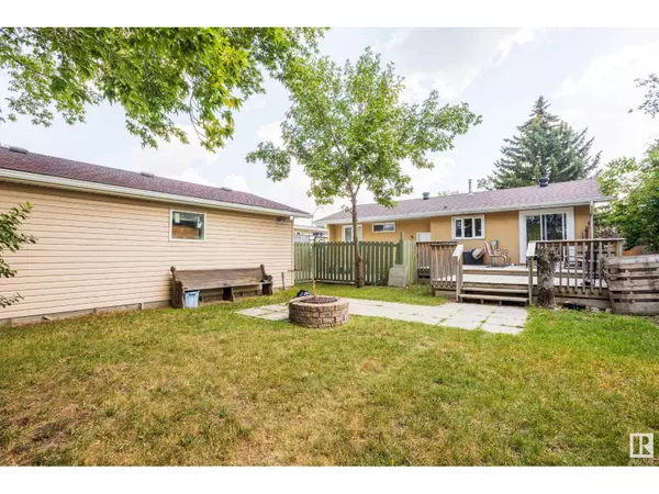 9008 99A AV, Morinville, AB T8R1K3