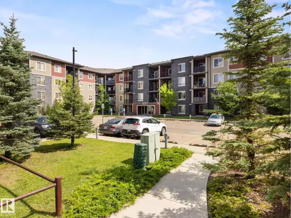 #111 3207 JAMES MOWATT TR SW, Edmonton, AB T6W3L6