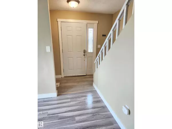 Cold Lake, AB T9M1H7,913 8 ST