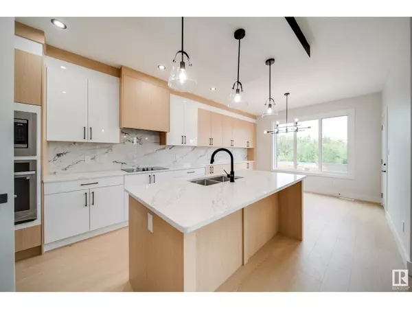 Edmonton, AB T5Z0S8,8824 183 AV NW