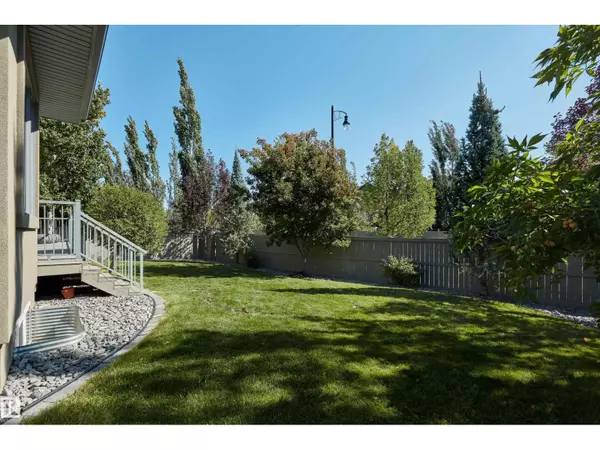 Edmonton, AB T6W0X9,4111 WESTCLIFF HEATH HE SW