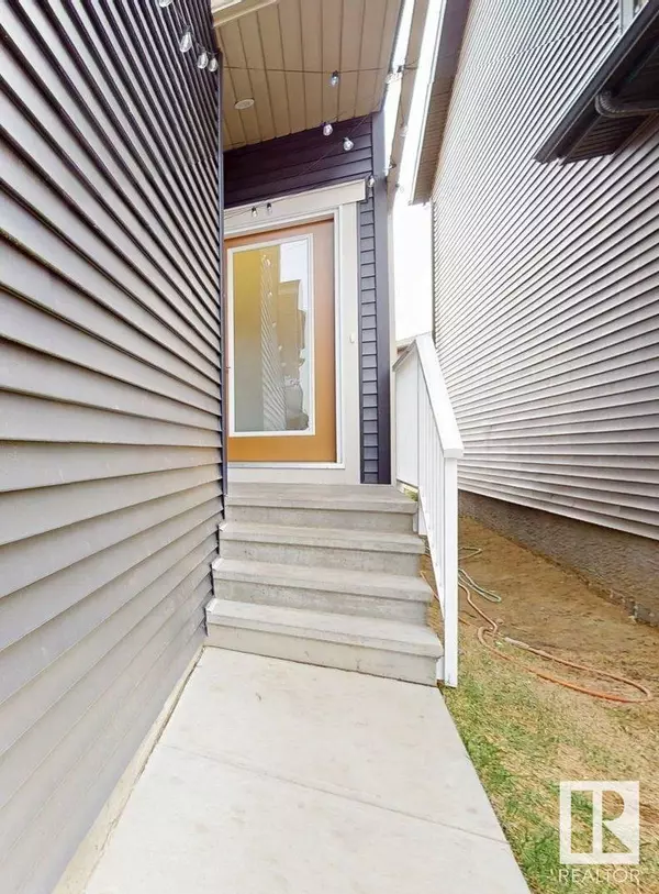 Edmonton, AB T6X3A6,1143 PLUM LN SW