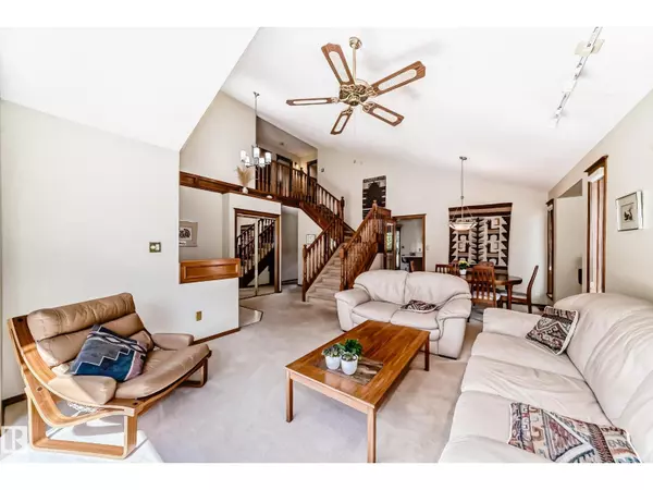 St. Albert, AB T8N4Y9,10 DUFFERIN ST