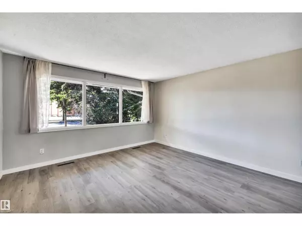 St. Albert, AB T8N0X8,77 GROSVENOR BV