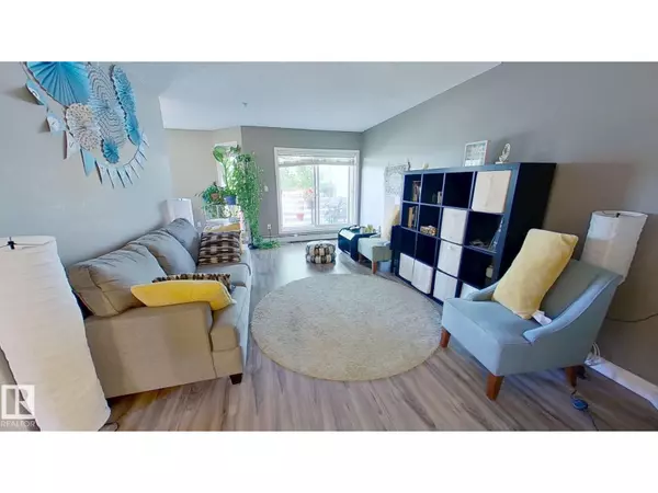 Edmonton, AB T6J0R5,#208 11446 40 AV NW