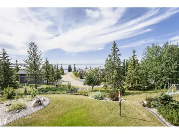 Rural Lac Ste. Anne County, AB T0E1A1,#525 55101 STE. ANNE TR