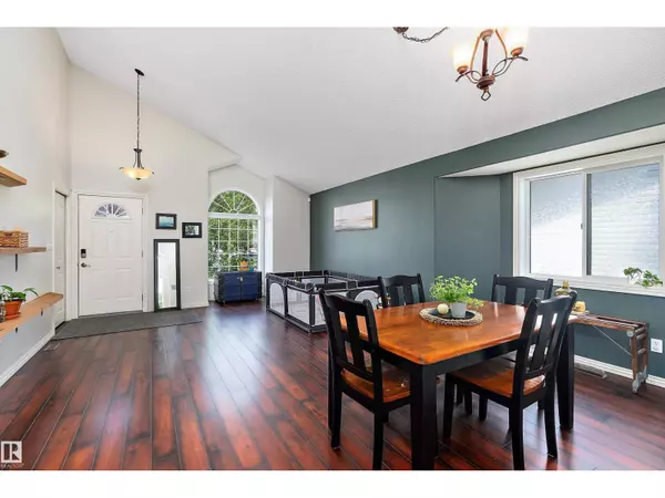 St. Albert, AB T8N6C5,18 ORANGEWOOD PL