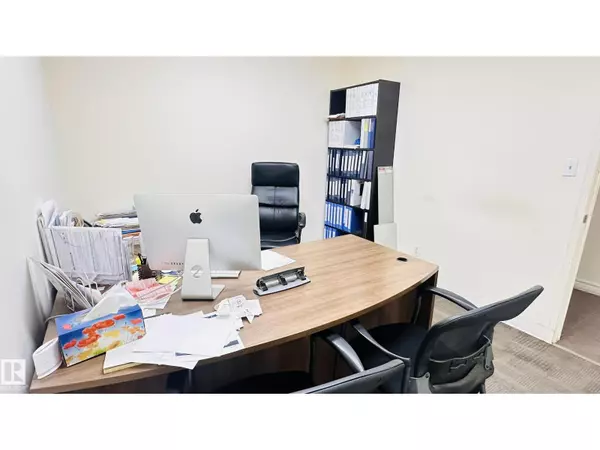 Edmonton, AB T6E6M8,#82 4003 98 ST NW