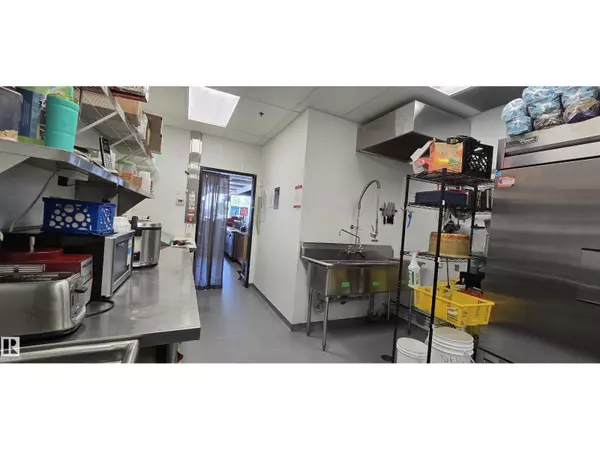 Edmonton, AB T6X2H4,#126 9080 25 AV SW SW