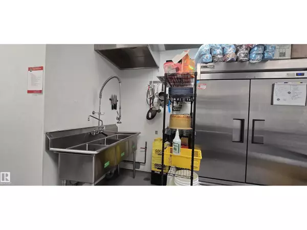 Edmonton, AB T6X2H4,#126 9080 25 AV SW SW