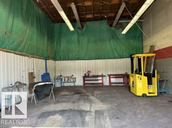 Edmonton, AB T5L3H3,14315 128 AV NW