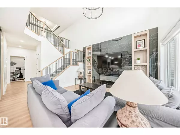 14 EDGEFIELD WY, St. Albert, AB T8N8A1