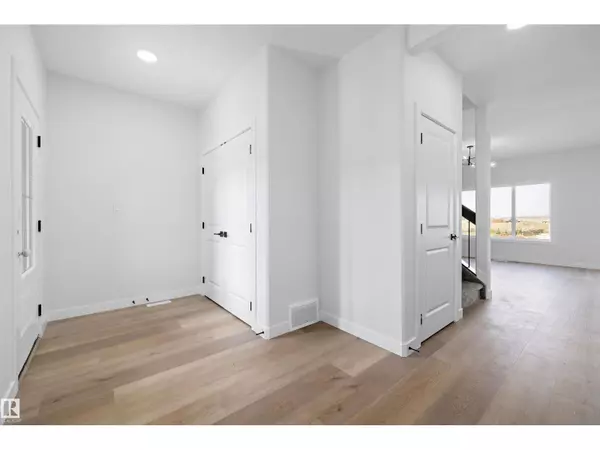 St. Albert, AB T8T2C6,38 CANNES CV
