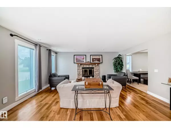 Edmonton, AB T6J6C7,12403 29A AV NW