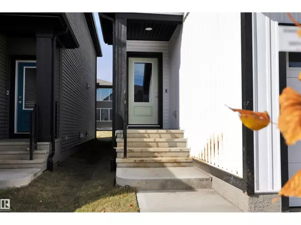 Edmonton, AB T6M3G2,9104 Elves LO NW