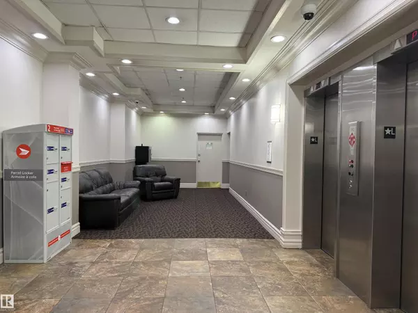 Edmonton, AB T5K2L2,#221 10160 114 ST NW